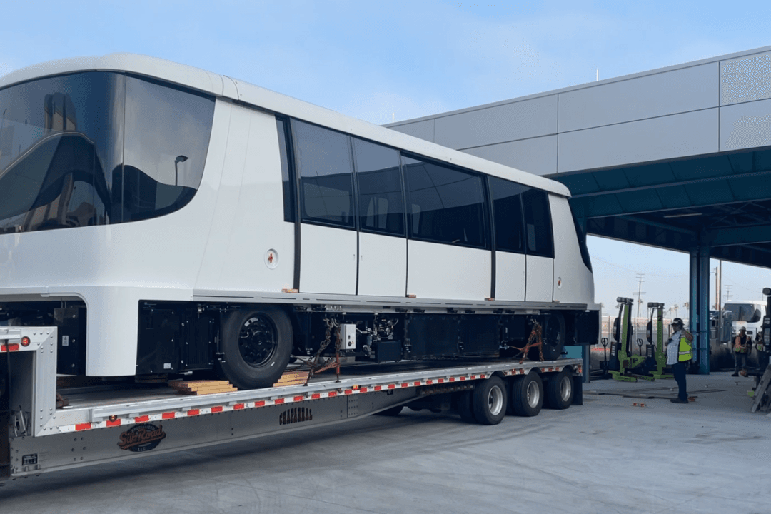 Final Train Cars Arrive to Complete Fleet for LAX’s Automated People Mover
