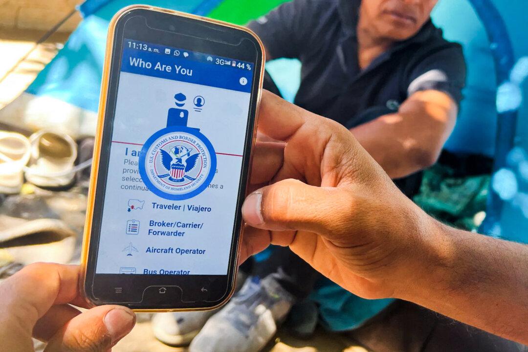 Trump Ends CBP One App Used by Migrants to Secure US Entry Appointments