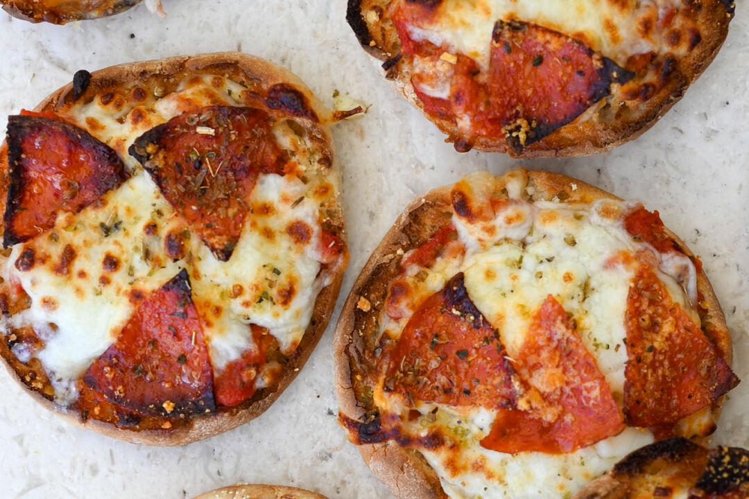 English Muffin Pizzas