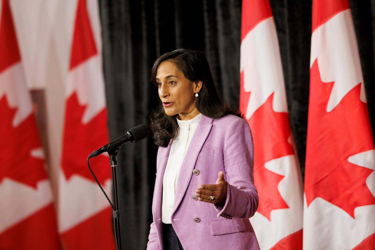 Ottawa Seeking Answers About Economy’s Low Productivity, Standard of Living
