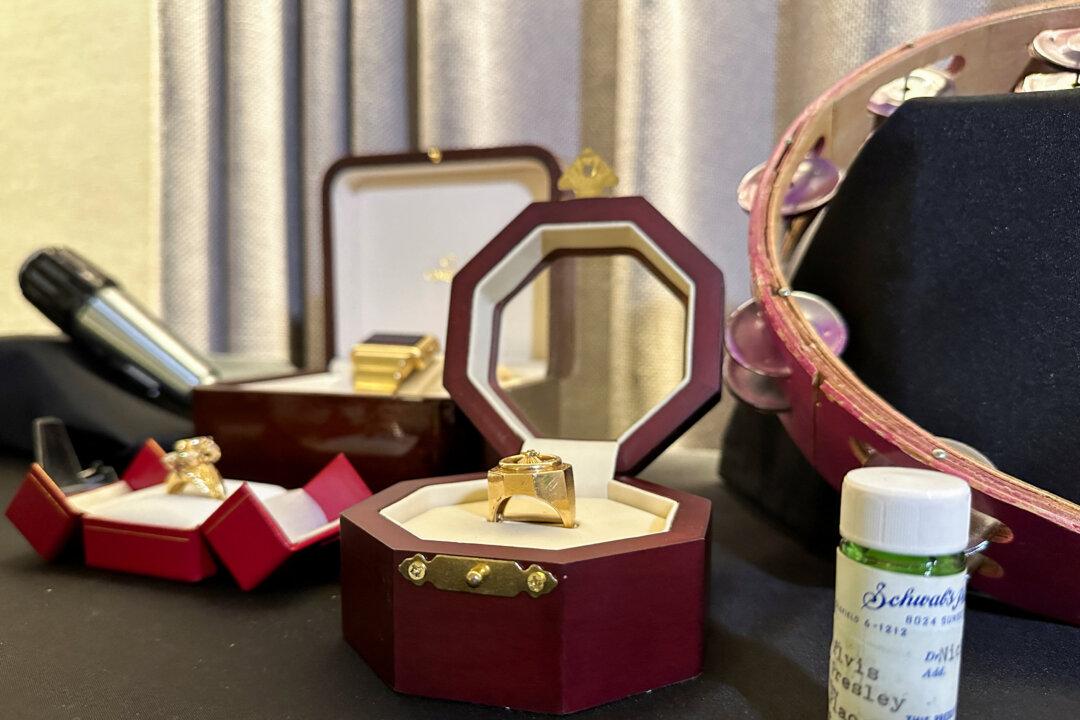 Elvis Presley Jewelry Up for Sale at Celebrity Artifacts Auction
