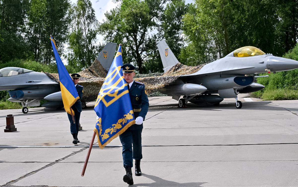 Ukraine Military Confirms Loss of First F-16, Pilot Killed