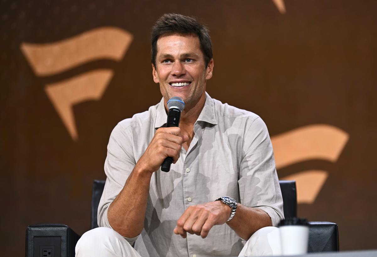 Tom Brady Broadcasting Gig Complicates Pending Bid for Raiders Ownership
