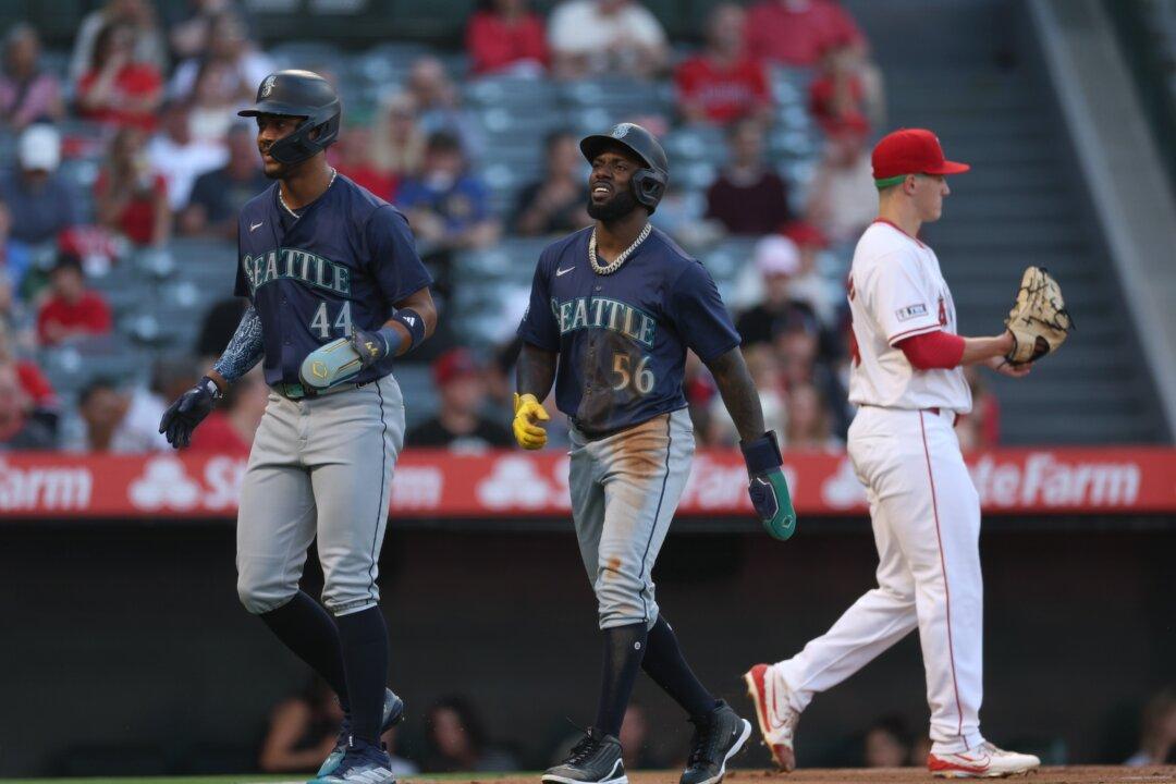 Robles, Rodríguez Propel Mariners to 9–5 Victory Over Angels, Spoiling Aldegheri’s Debut