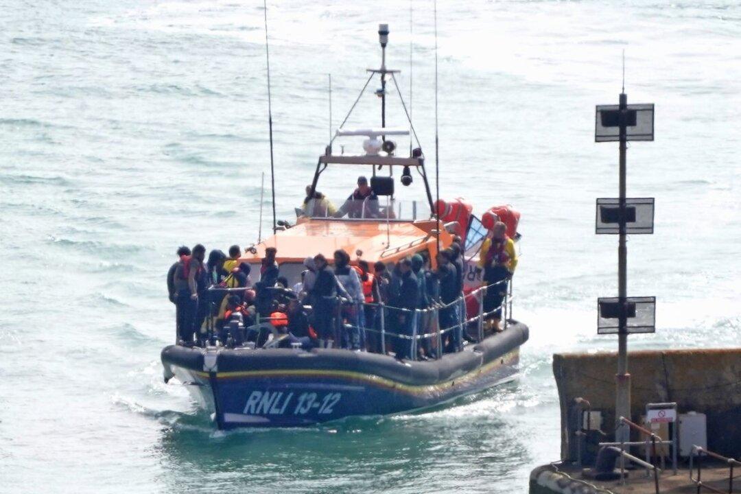 At Least 12 Migrants Die Trying to Cross English Channel