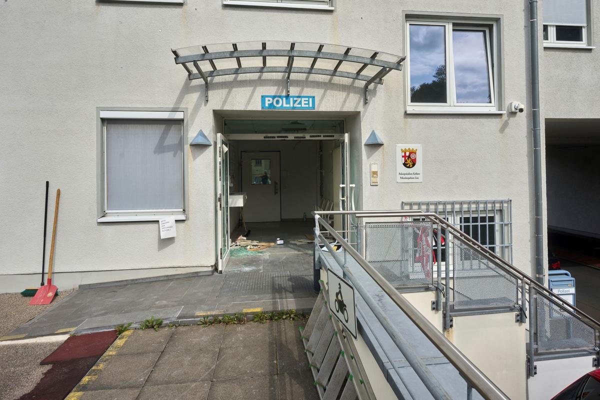 Machete Attacker at German Police Station Believed to be Islamic Extremist