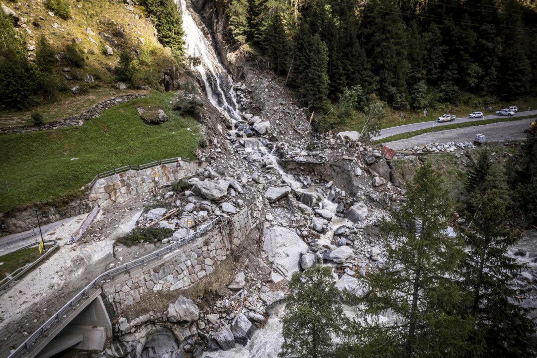 Tourists Helicoptered Down From Swiss Mountain Resort After Mudslide Cuts Off Road Access