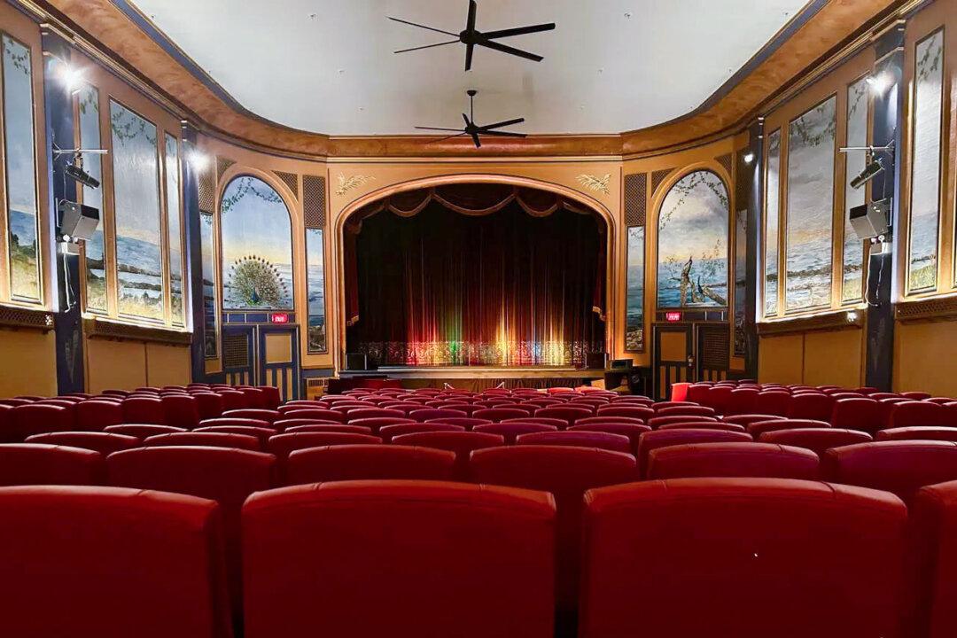 BC Vintage Theatre, the Oldest in Canada, Returns to Its Glory Days