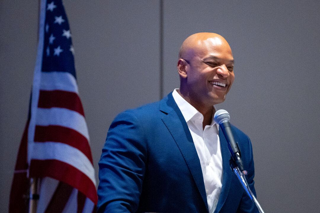 Two Moderate Governors From Both Sides of Aisle Discuss Cooperation