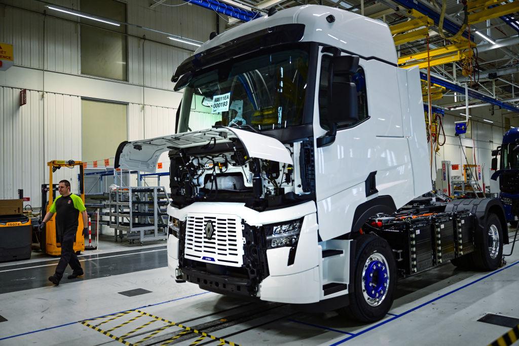 No Tech Available That Can Decarbonise and Boost Heavy Vehicle Efficiency: Volvo
