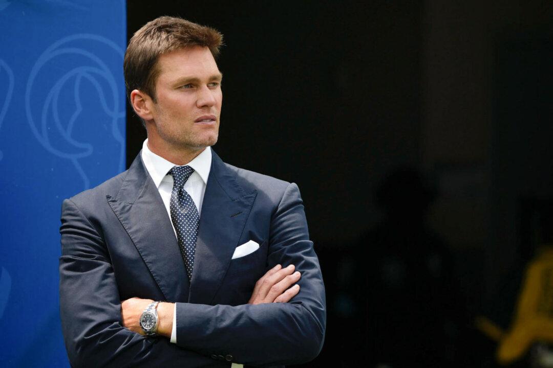 Tom Brady Takes First Steps in His Transition From Football Field to TV Booth