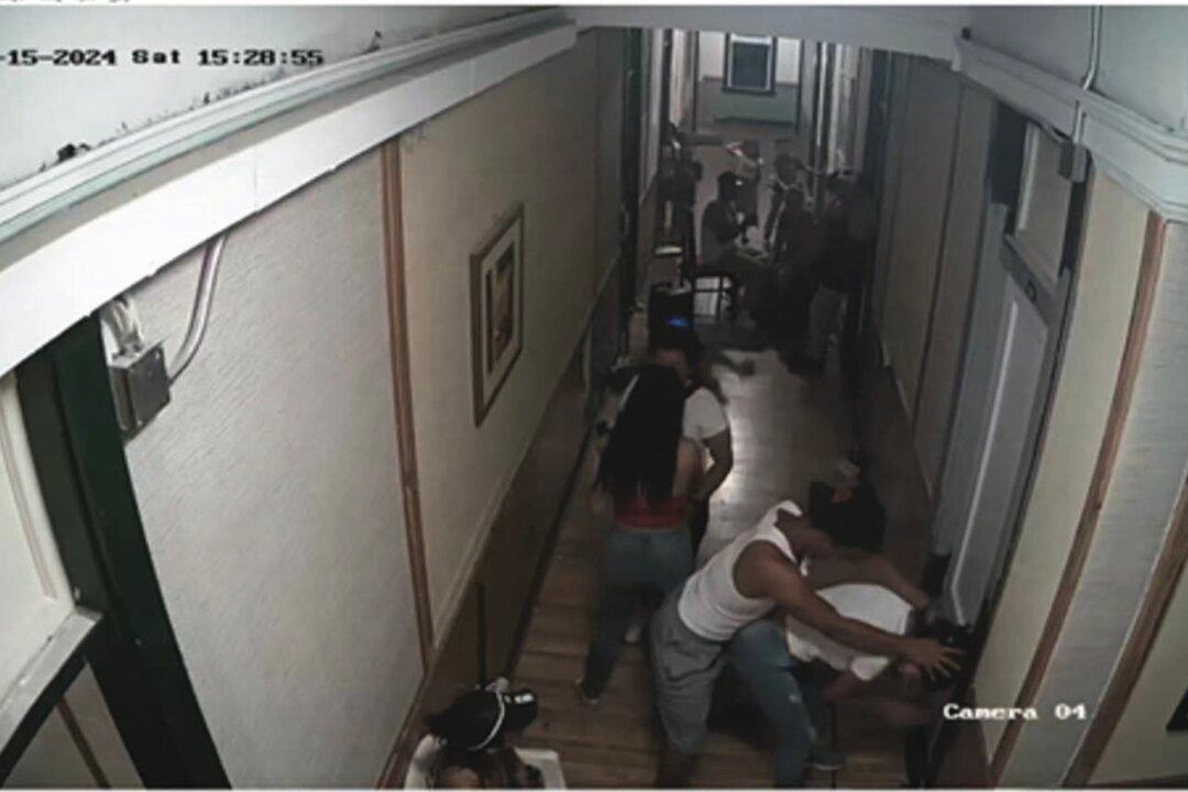 Abbott: Texas Is the ‘Wrong State’ for Venezuelan Gang to Set Up Criminal Operations