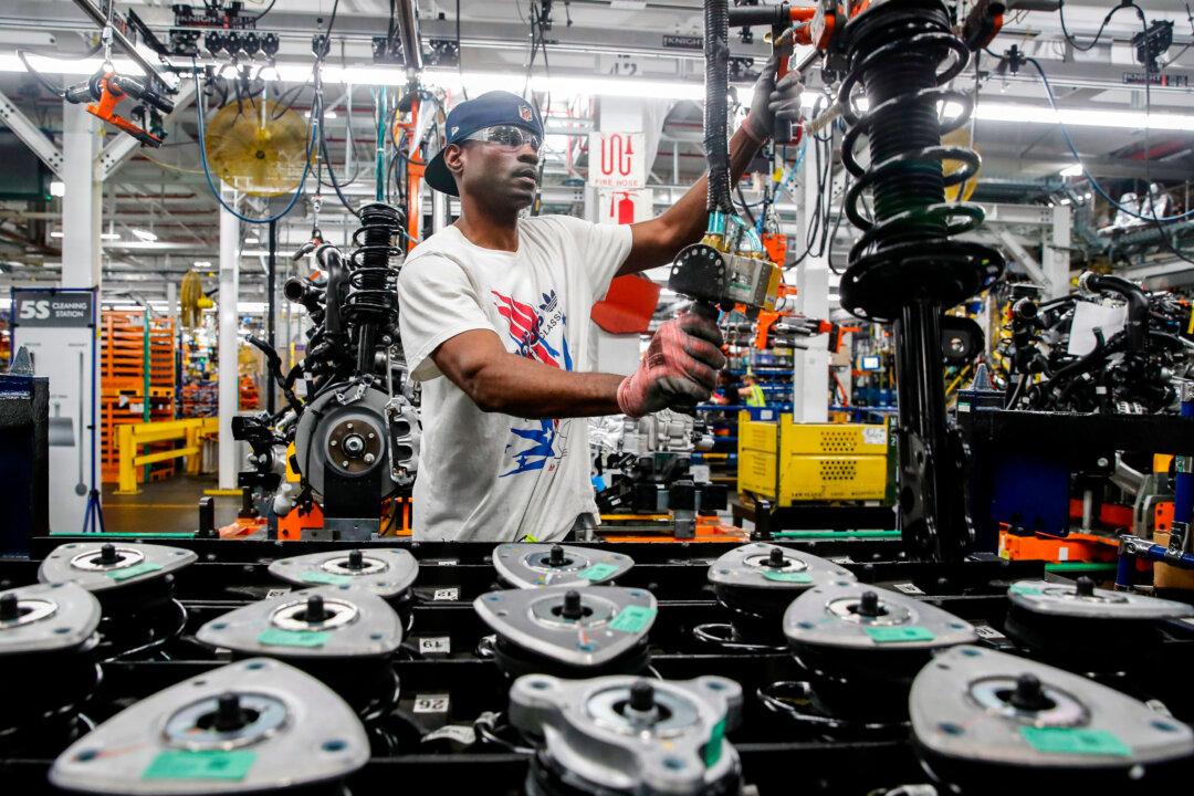 Inflation-Adjusted US Household Income Rises, Yet Not to Pre-Pandemic Levels: Census