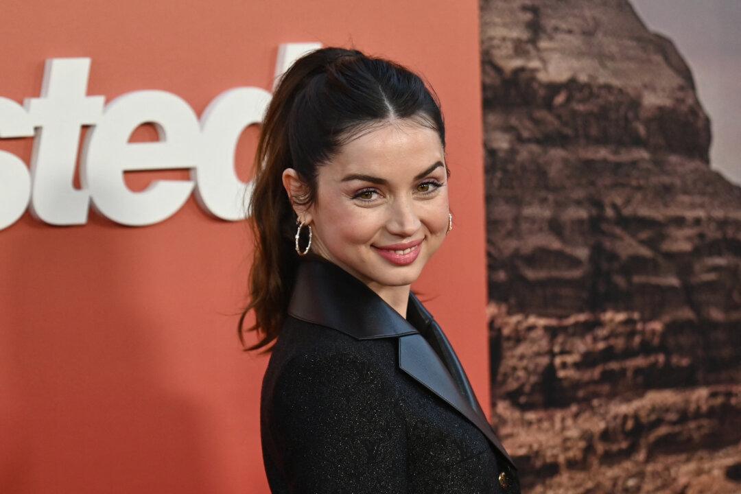 Ana de Armas on Why She Left Los Angeles to Live ‘Off the Grid’ in Vermont