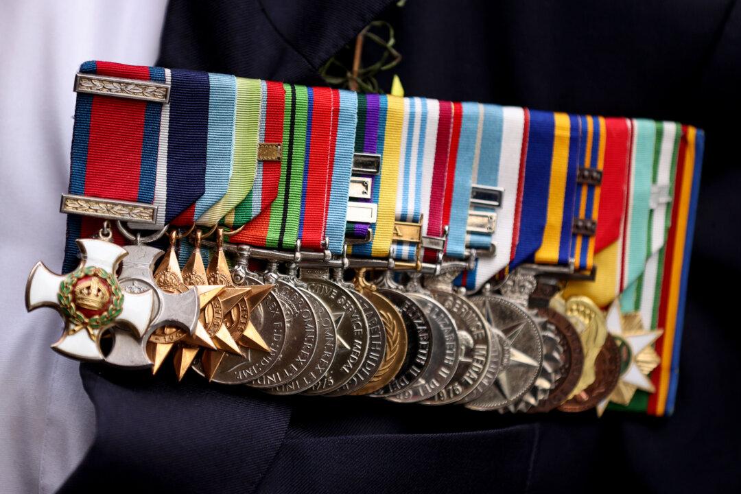 Inflation Woes Push War Hero to Sell Medals, Sparking Criticism of Government Policy
