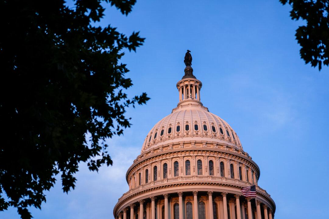 America in Brief: U.S. Government Shutdown Looms Amid Vote on Spending Bill