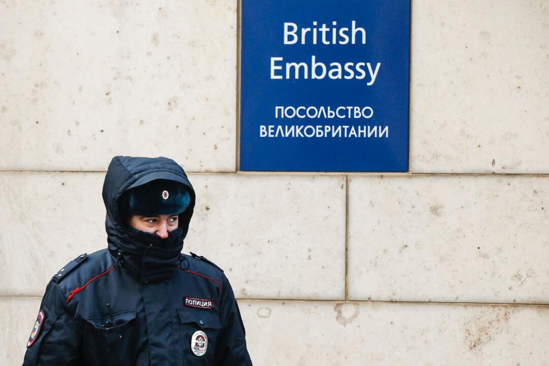 Russia Expels 6 British Diplomats Accused of Spying for MI6