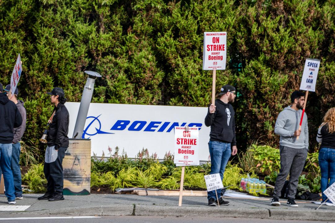 Striking Union Rejects Boeing’s ‘Best And Final’ Offer of 30 Percent Wage Hike