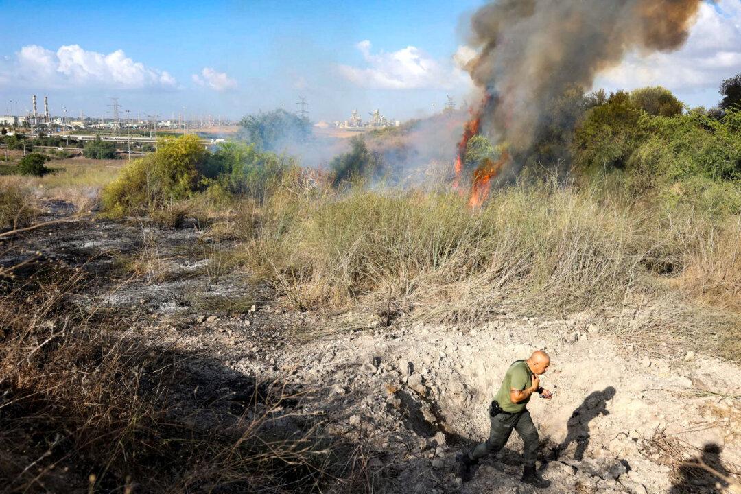 Houthi Missile Triggers Sirens in Central Israel, Lands in Open Field