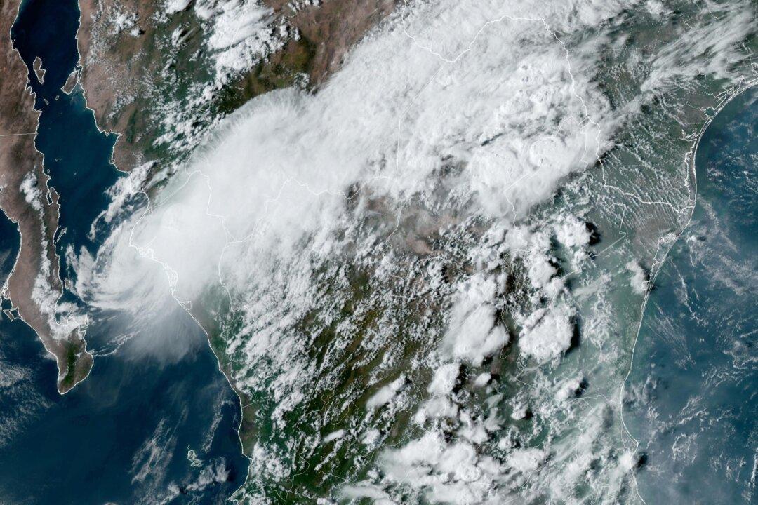 Tropical Storm Ileana Weakens to Depression