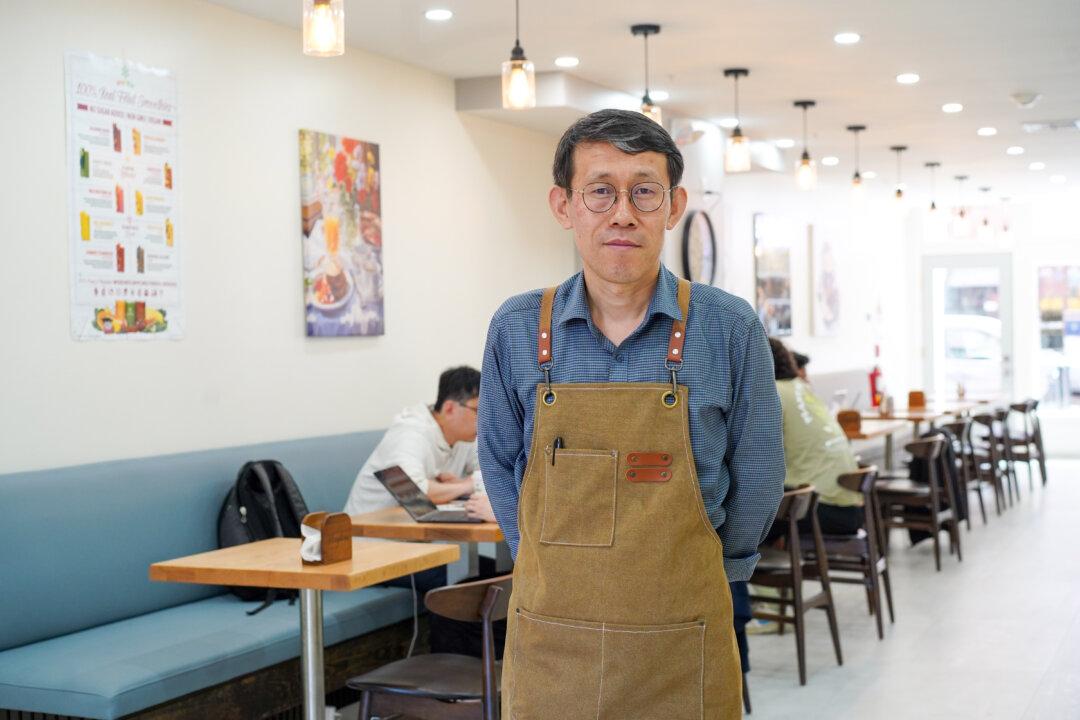 Korean Entrepreneur Expands Specialty Coffee Shop in Middletown