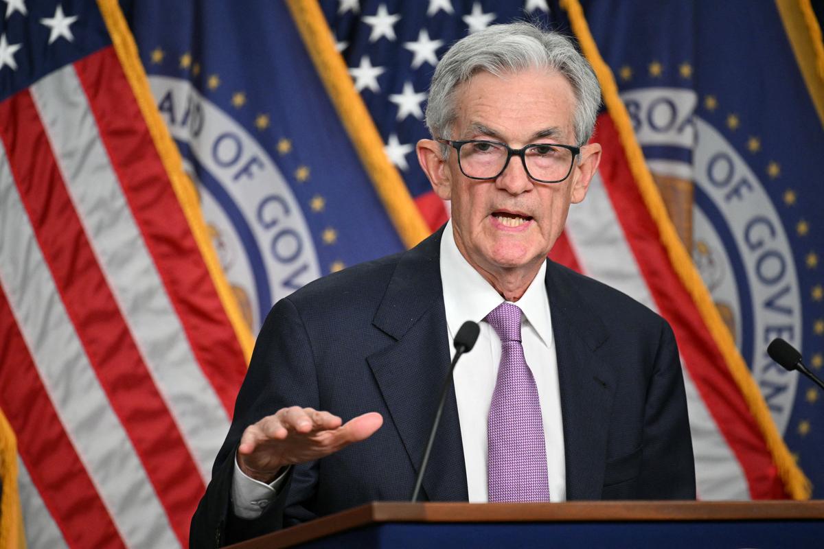 News Brief: Fed Announces Jumbo-Sized Rate Cut; Suspicious Packages Sent to Election Officials Across United States; Teamsters Union Makes No Endorsement for President