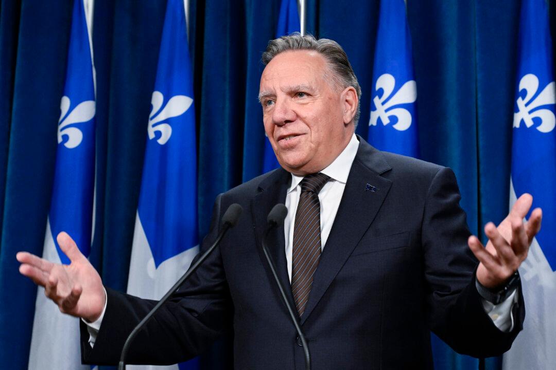 Quebec Premier Calls on Feds to Build More Icebreakers, Secure Arctic