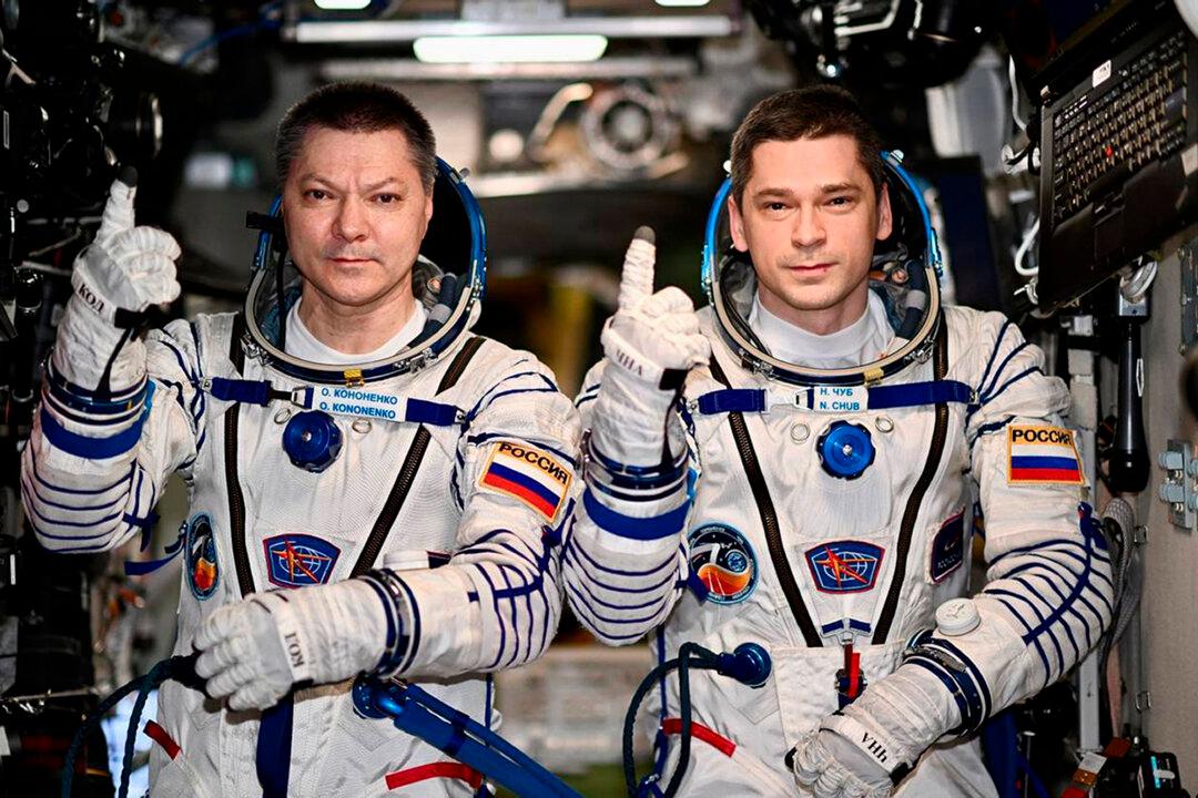 2 Russians Set Record for Longest Single Stay on International Space Station