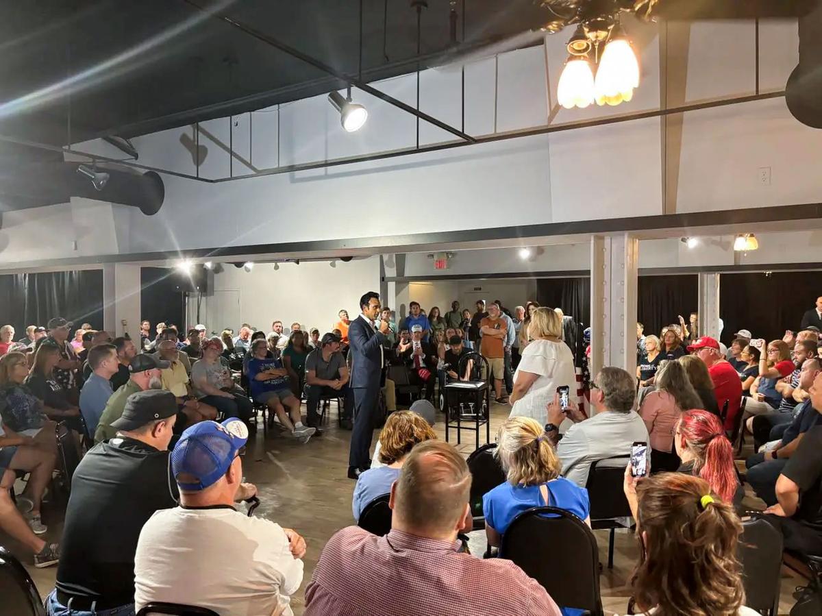 Springfield Residents Vent Frustration at City Leaders Over Haitian Immigrant Surge During Ramaswamy Town Hall