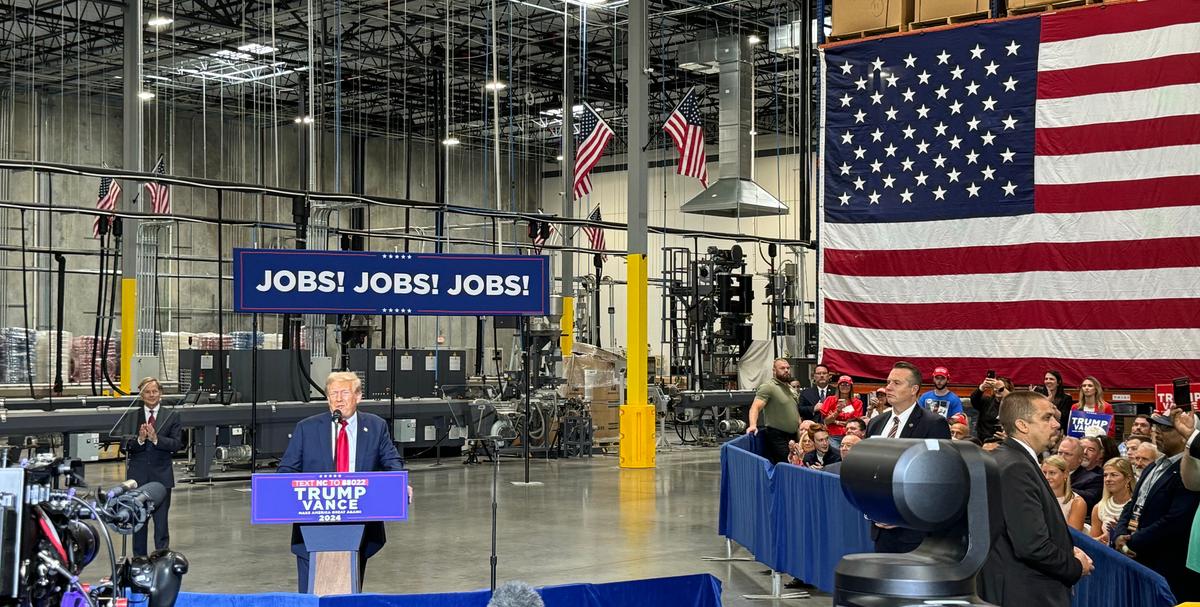 Trump Says He Would Threaten to Blow Iran ’to Smithereens’ Over Assassination Threat