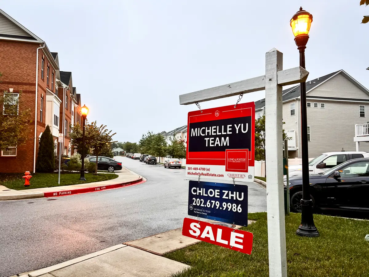 Refinancing Activity Plummets as Mortgage Rates Hit 9-Month High