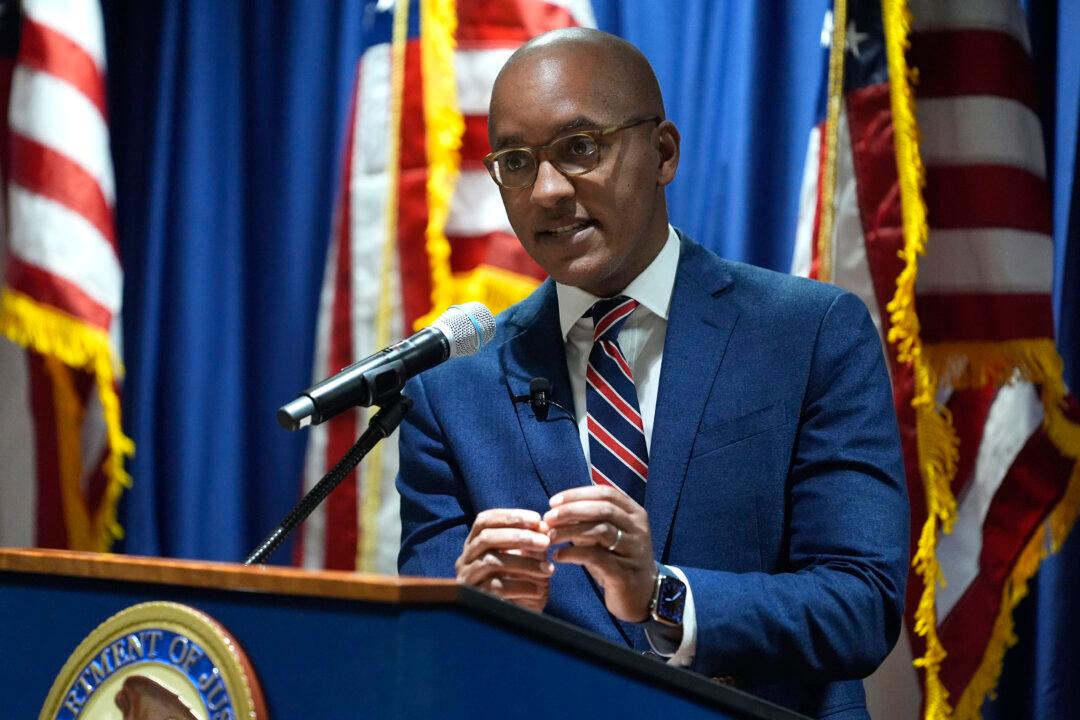 Federal Prosecutors Indict 18 Suspects After 9 Killed by Pills Sold Through Fake Online Pharmacies