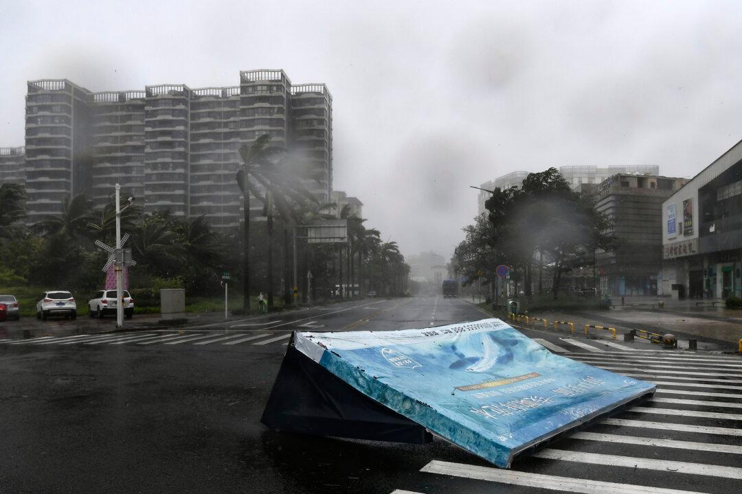 Typhoon Yagi Kills at Least 3, Injures 92 in China’s Hainan