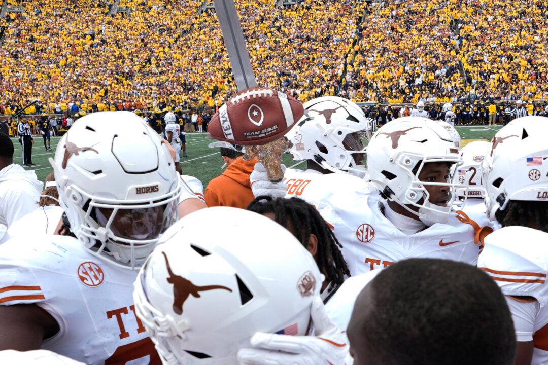 AP Top 25: SEC Grabs 6 of First 7 Spots in Rankings as Notre Dame Tumbles to No. 18