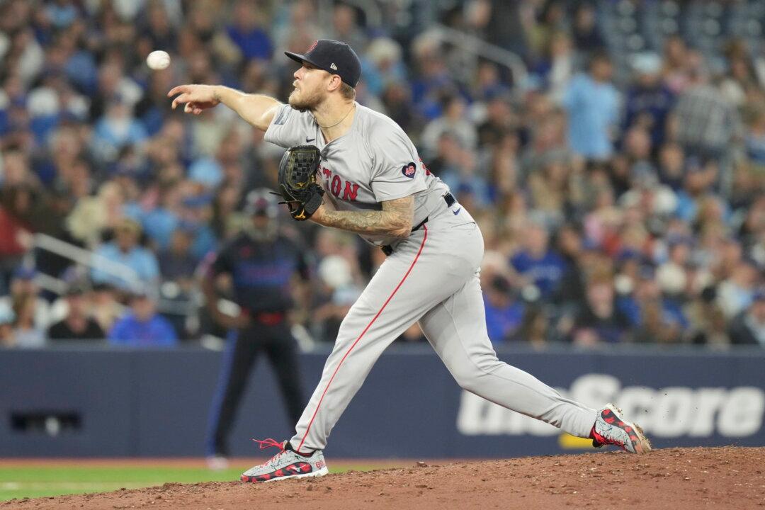 Houck Works 5 Shutout Innings, Abreu Reaches Base 3 Times as Red Sox Beat Blue Jays 4-1