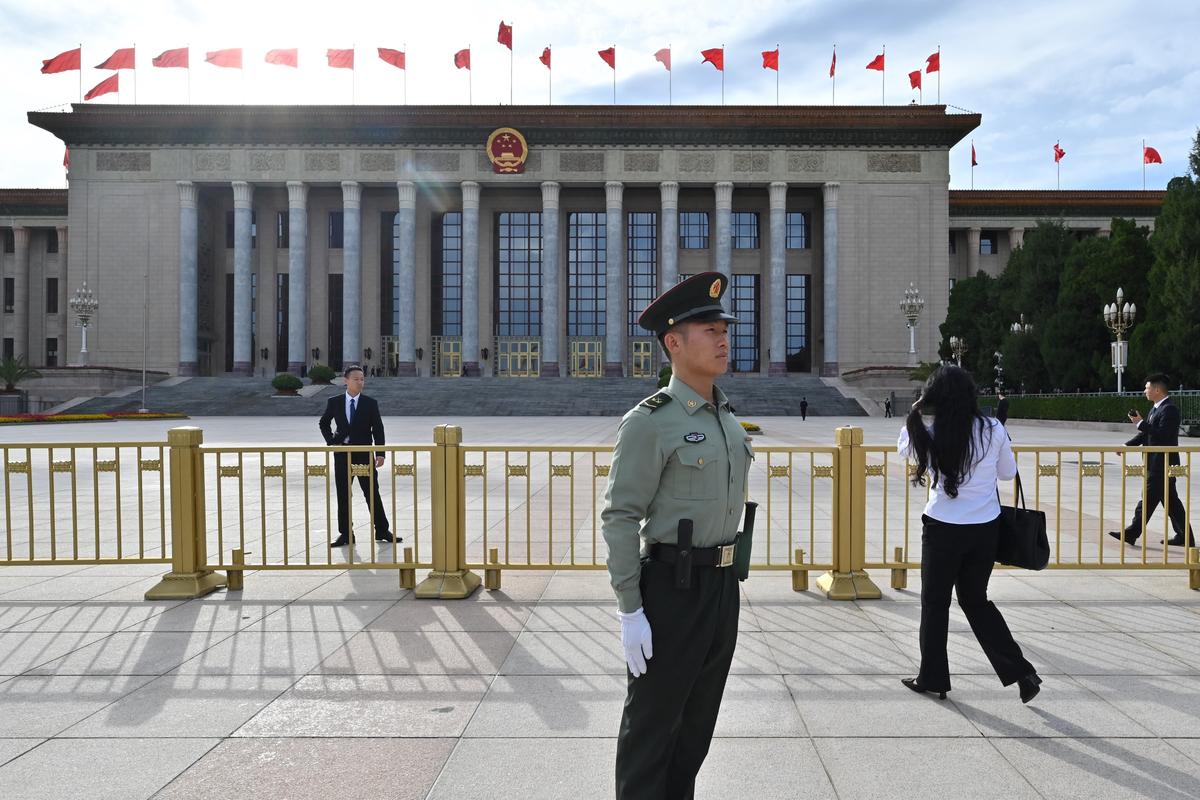 3 Top Chinese Officials Sentenced to Death Amid Speculation of Xi’s Waning Power