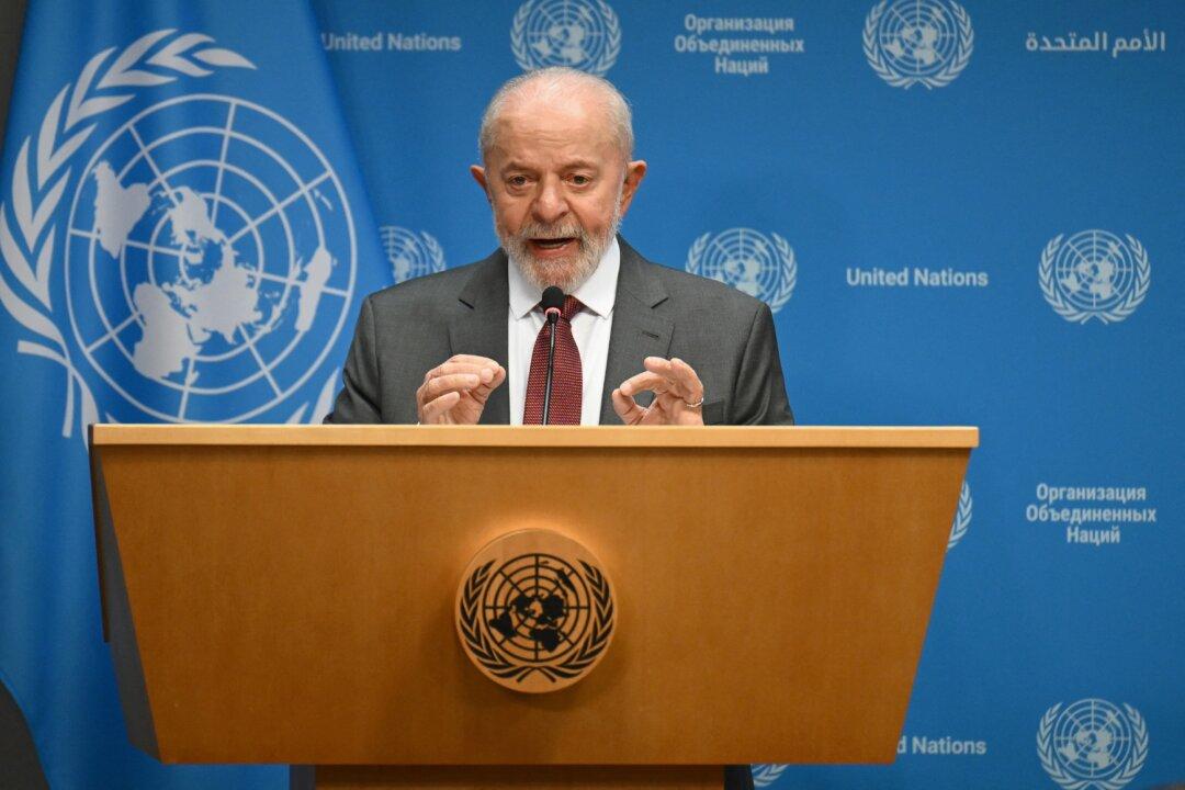 Plane Carrying Brazil President Lula Lands Safely at Mexico City Airport After Circling for Hours