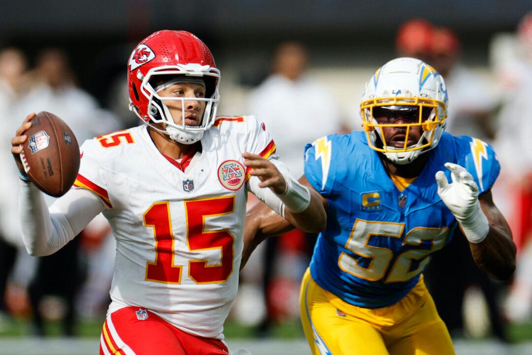 Mahomes Hits Milestone but Chiefs Offense Hits Snag
