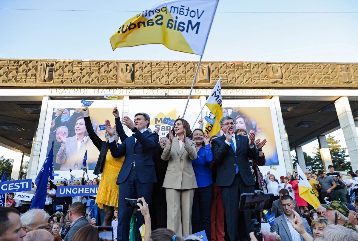 Police in Moldova Say Russia Paying People to Vote No in EU Referendum