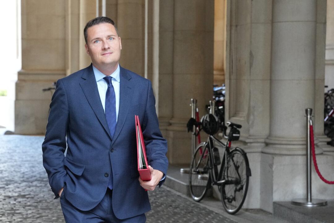 Streeting Says More GPs Must Be Trained to Fix NHS