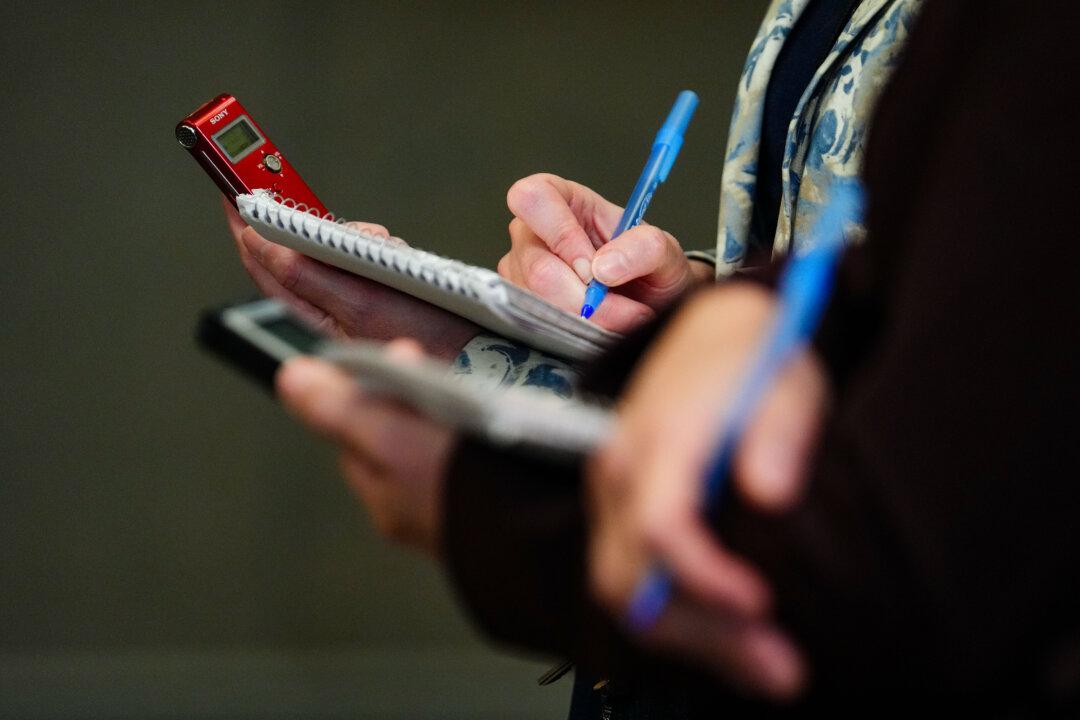 Trust in Canadian News Media Falls to 32 Percent: CRTC