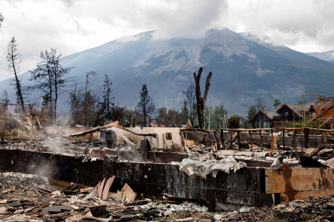 Alberta Asks Ottawa to Pay for Jasper Wildfire Recovery