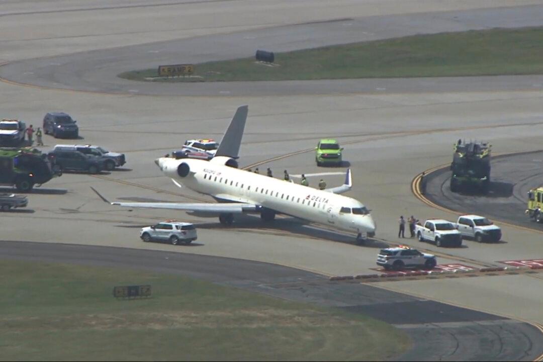Pilot of Larger Plane Was Looking Away From Smaller Plane in Atlanta Airport Mishap, Report Says