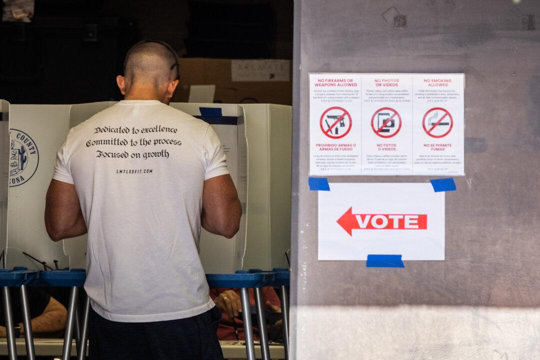 Early In-Person Voting Starts in Arizona, and the Candidates Know It