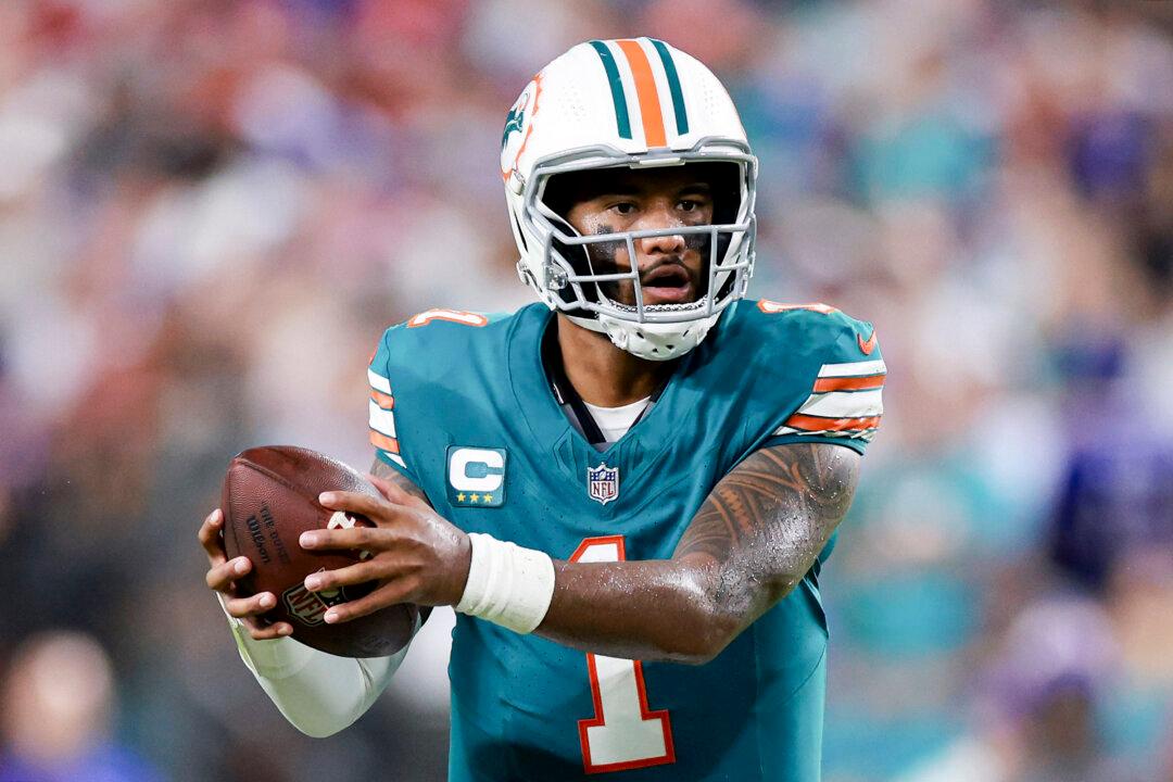 Dolphins Head Coach Mike McDaniel Reveals Expectations for QB Tua Tagovailoa