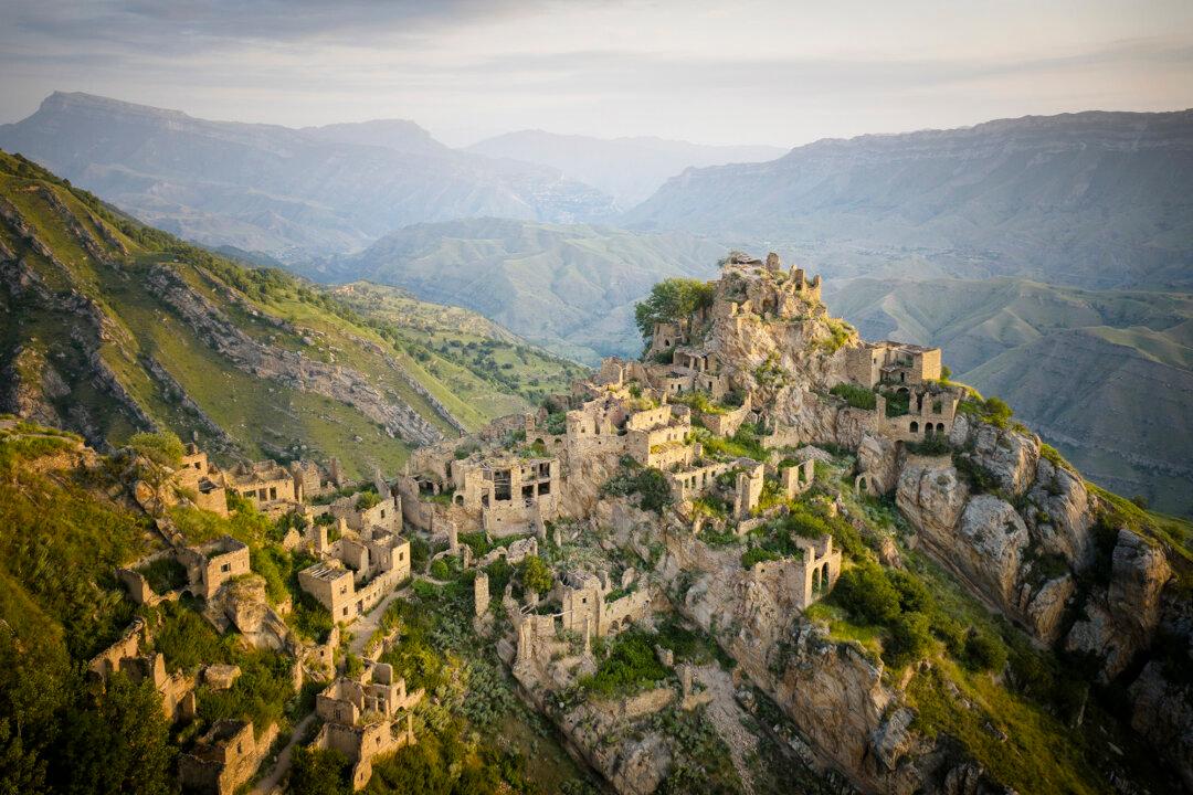 Ruins of Ancient Village Thousands of Years Old Stand on Steep Mountain Peak—Here’s Who Built Them