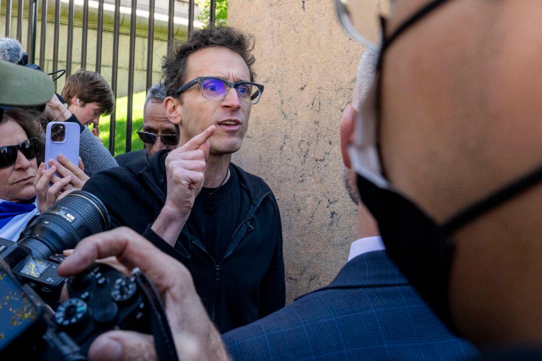 Columbia University Temporarily Bars Israeli Professor Shai Davidai From Campus