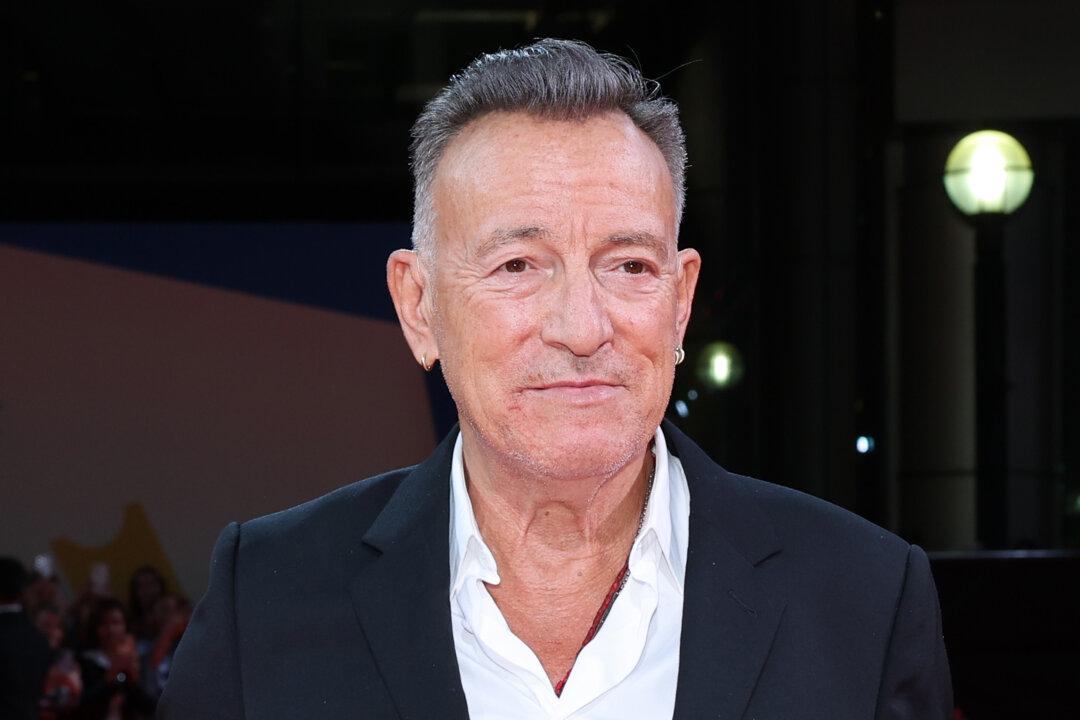 Bruce Springsteen Chooses New Jersey Hometown Over Los Angeles, New York