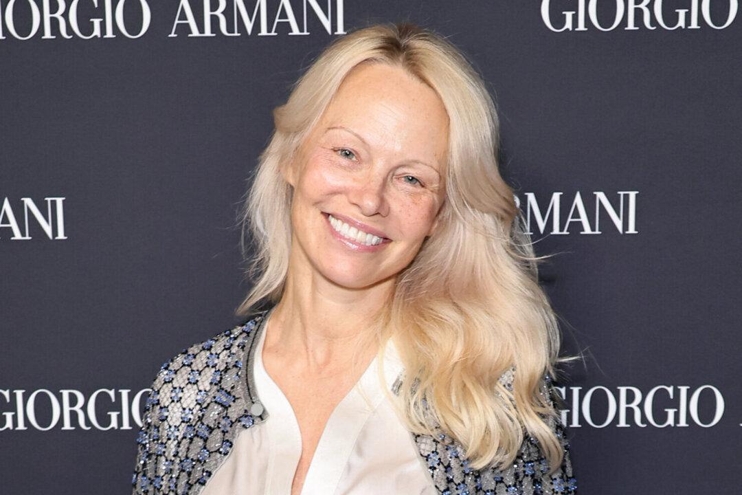 Pamela Anderson Challenges Beauty Industry, Ditches Makeup for Good