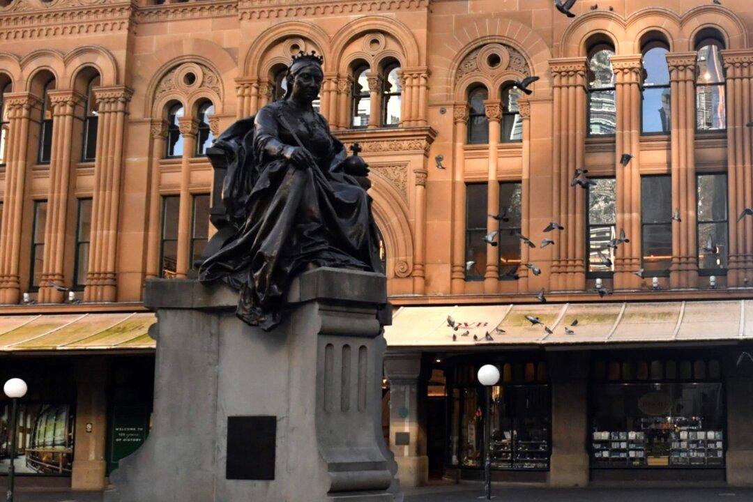 Man Charged for Vandalising Queen Victoria Statue During Royal Visit